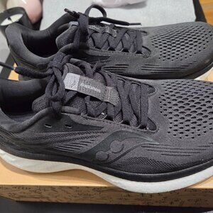 Saucony Women’s Ride 18 Black Running Shoes - Size 9